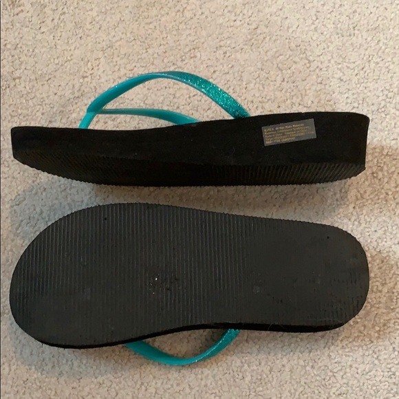 Cute wedge flip flops! - Picture 2 of 2